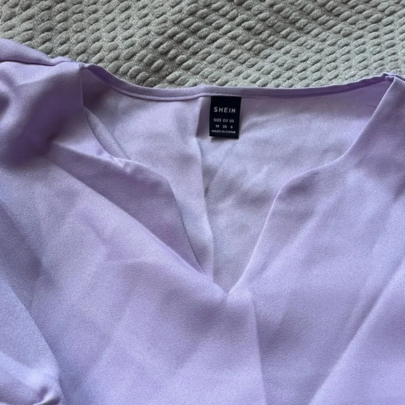 🖤New Solid Lightweight Notched Neck Blouse🖤 - Picture 6 of 7